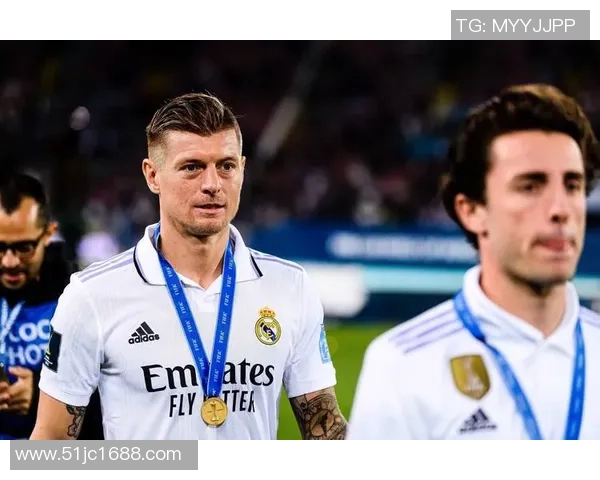 克罗斯:从中场指挥官到世界足球的璀璨明星之路 克罗斯:从中场指挥官到世界足球的璀璨明星之路