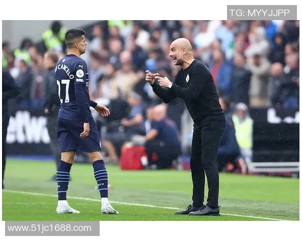 坎塞洛:从边后卫到全能战士的蜕变之路与足球生涯的精彩瞬间 坎塞洛:从边后卫到全能战士的蜕变之路与足球生涯的精彩瞬间