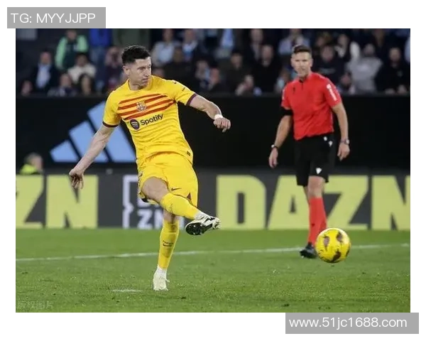 莱万欧冠表现抢眼10场打入12球射手榜领跑金靴在望 莱万欧冠表现抢眼10场打入12球射手榜领跑金靴在望