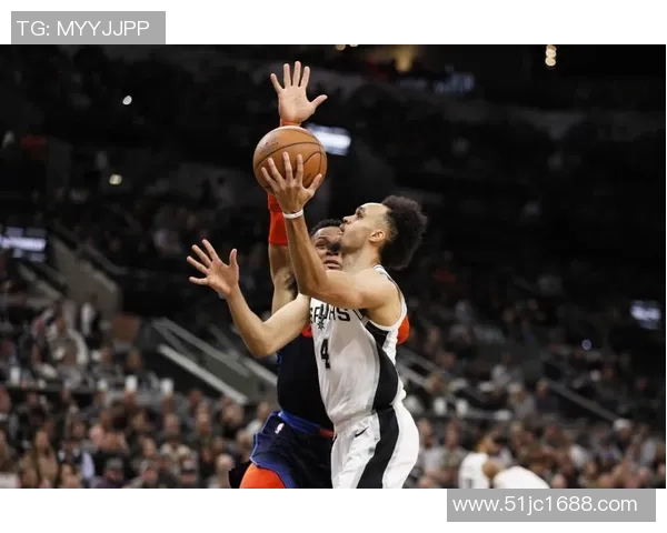 雷霆与马刺激战回顾：17至18赛季的精彩对决与关键时刻分析